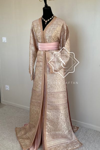 🧵🪡TAKCHITA JOUNAÏDA ROSE
