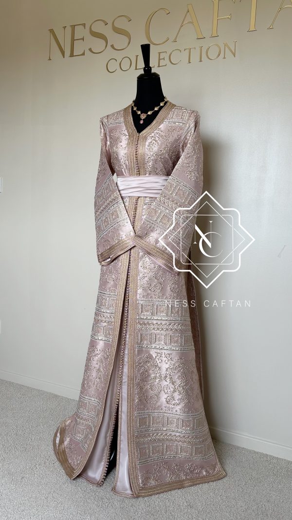 🧵🪡TAKCHITA JOUNAÏDA ROSE