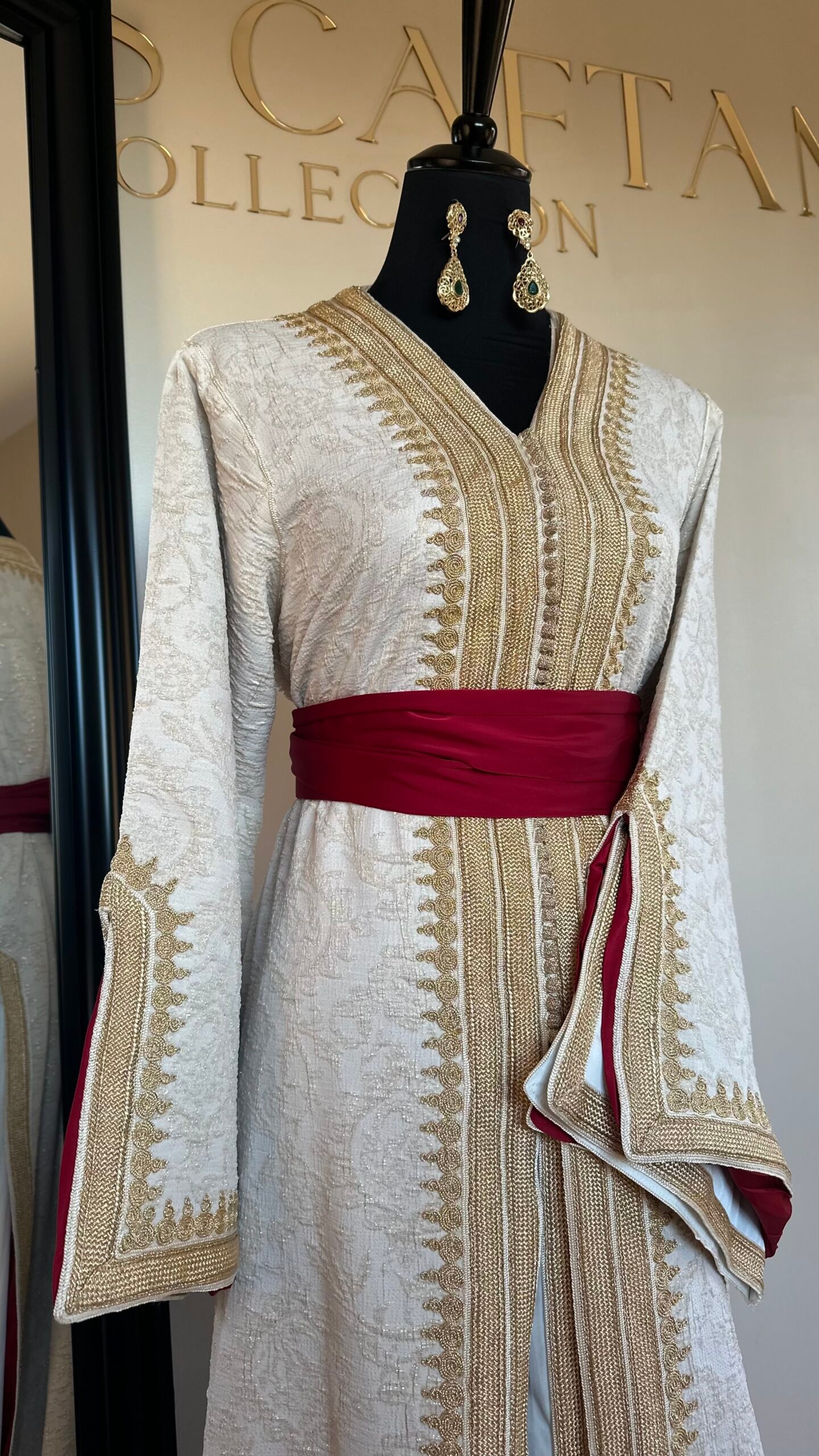 🧵🪡TAKCHITA Blanc Cassé & Rouge – Image 2